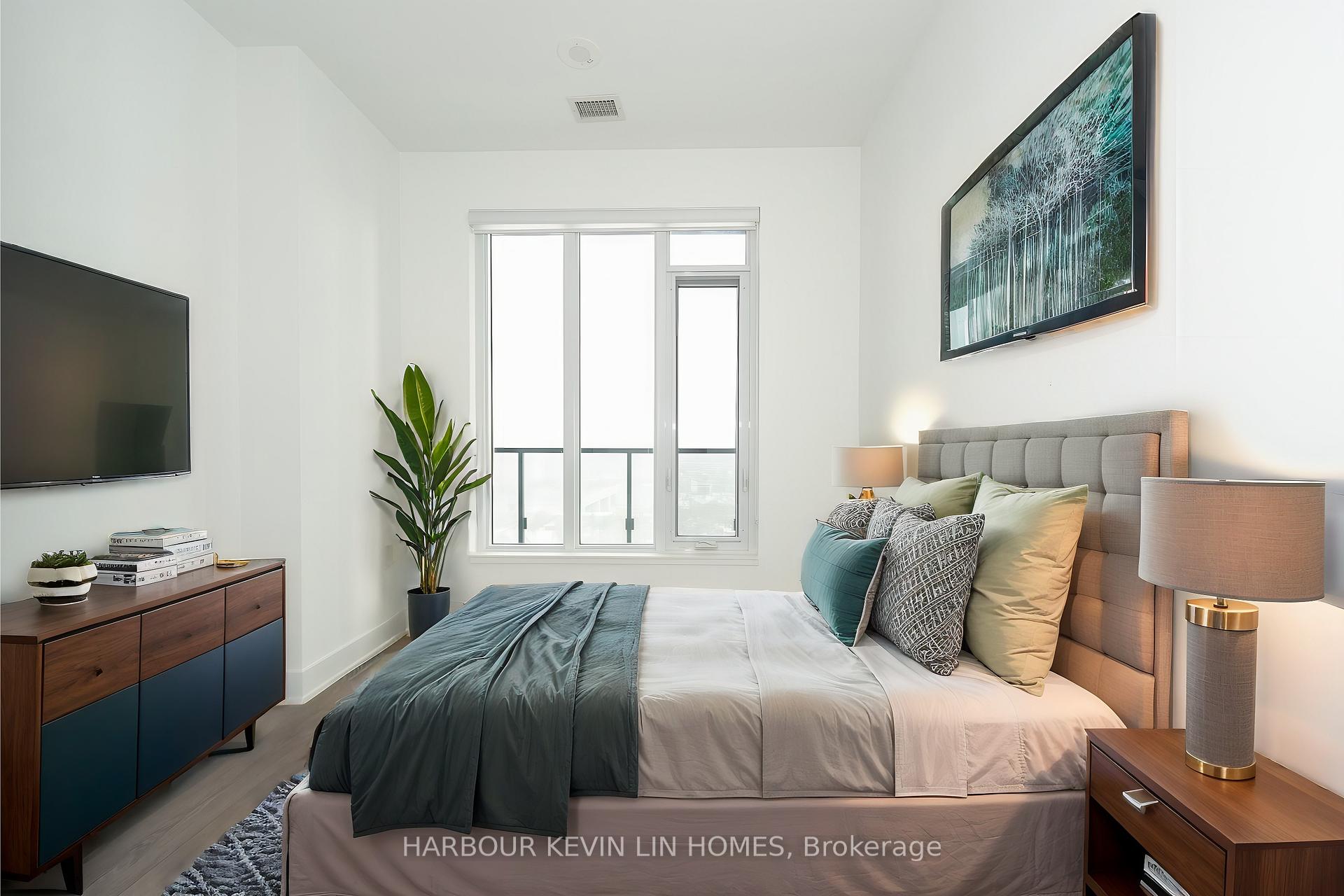 2 Bedrooms Condo at 575 Bloor, Toronto For sale