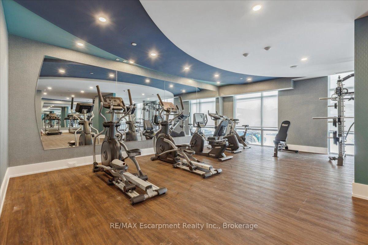 2 Bedrooms Condo at 450 Dundas,  Hamilton For sale