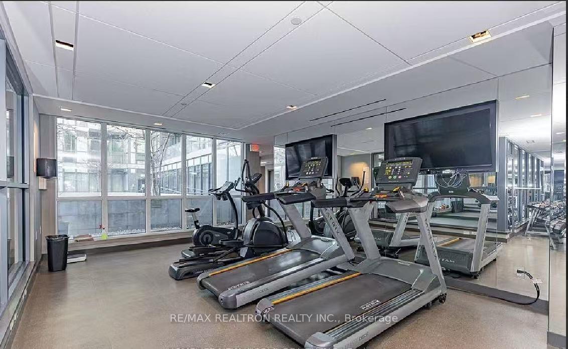 2 Bedrooms Condo at 210 Simcoe, Toronto For sale