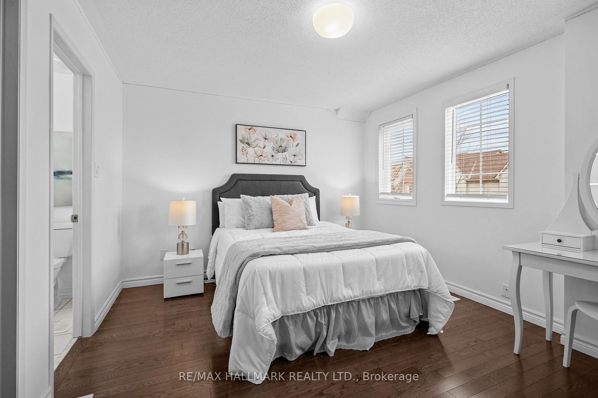 3 Bedrooms Condo at 5950 Glen Erin,  Mississauga For sale
