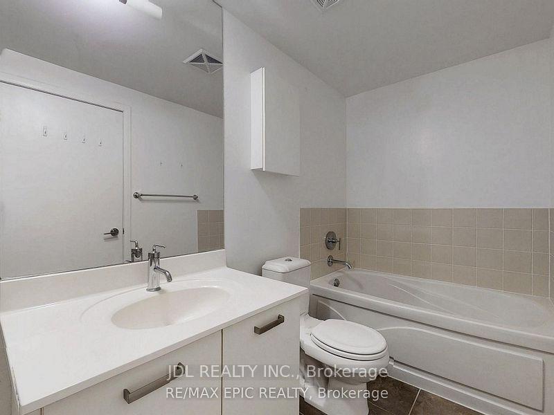 2 Bedrooms Condo at 832 Bay, Toronto For sale