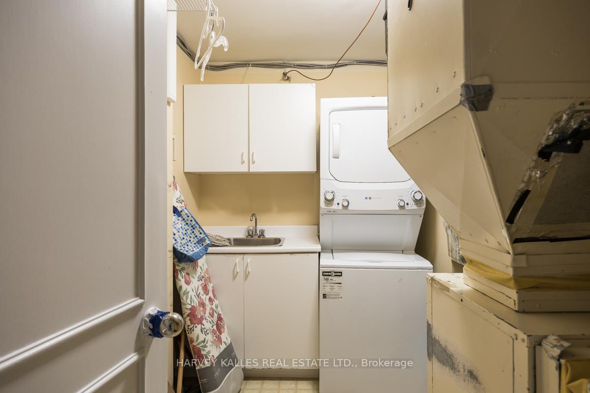 2 Bedrooms Condo at 1166 Bay, Toronto For sale