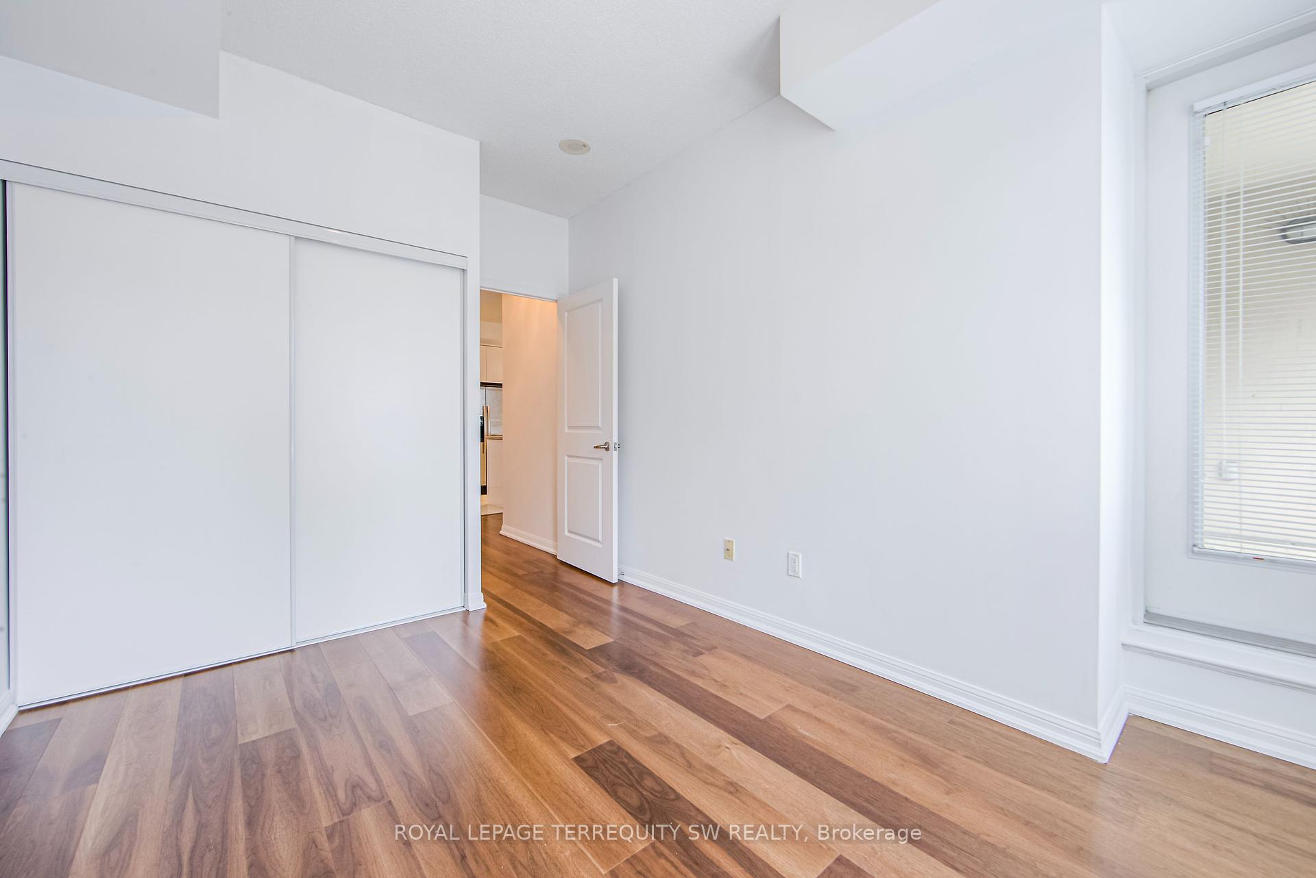 3 Bedrooms Condo at 628 Fleet, Toronto For sale