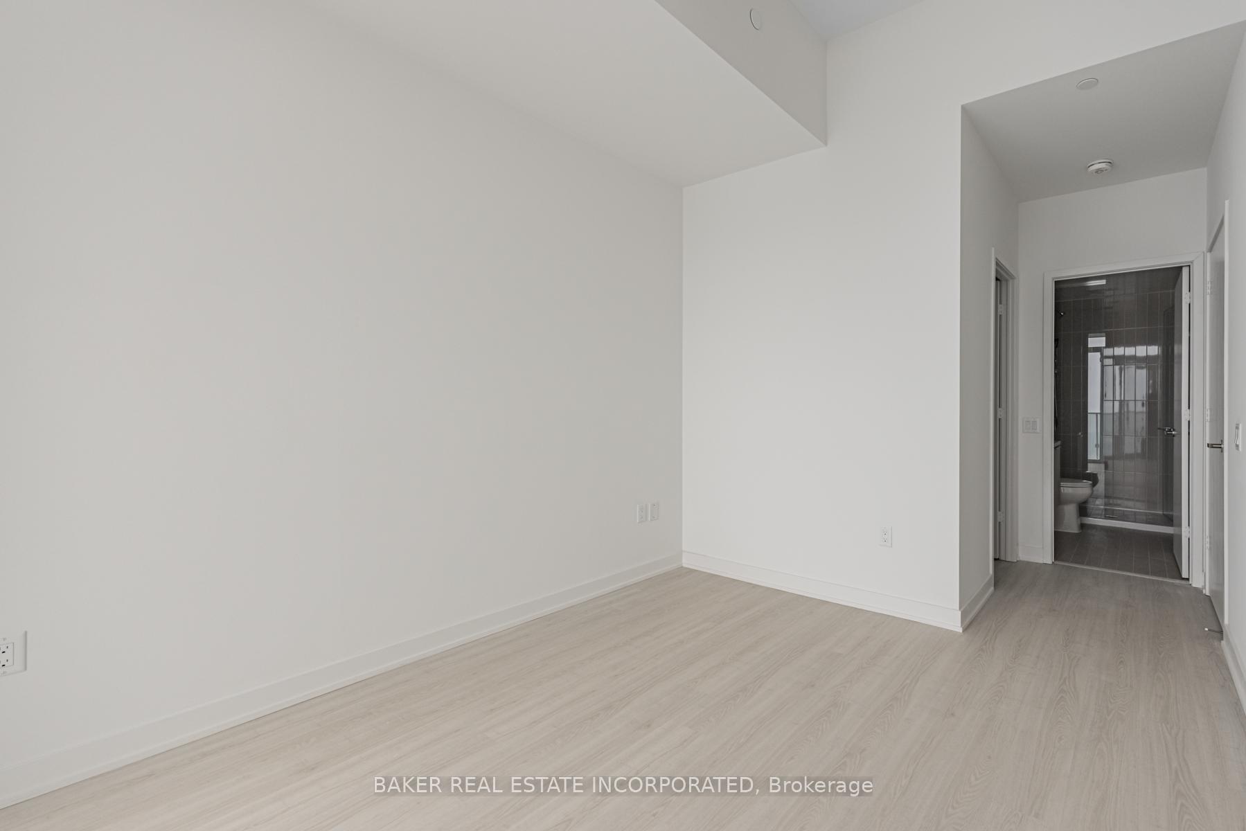 3 Bedrooms Condo at 3883 Quartz, Mississauga For sale