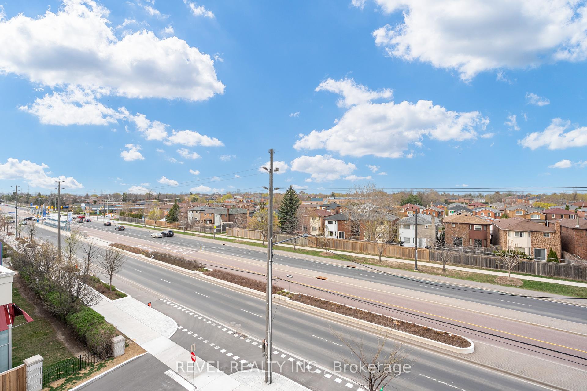 2 Bedrooms Condo at 7950 Bathurst, Vaughan For sale