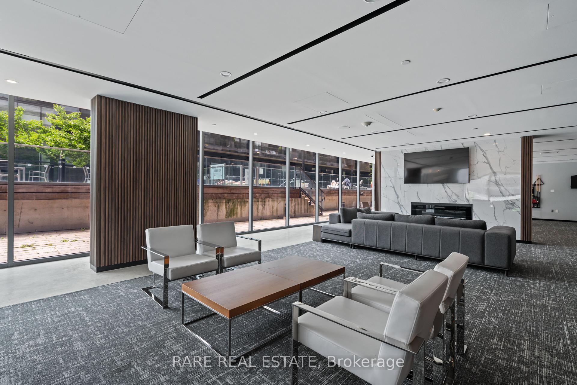 2 Bedrooms Condo at 32 Trolley, Toronto For sale