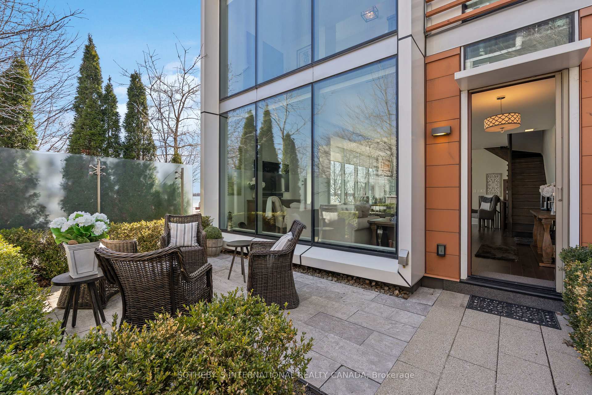 3 Bedrooms Condo at 39 Queens,  Toronto For sale