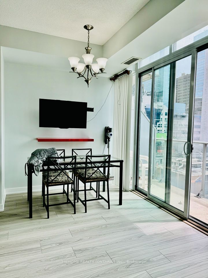 126 Simcoe Street