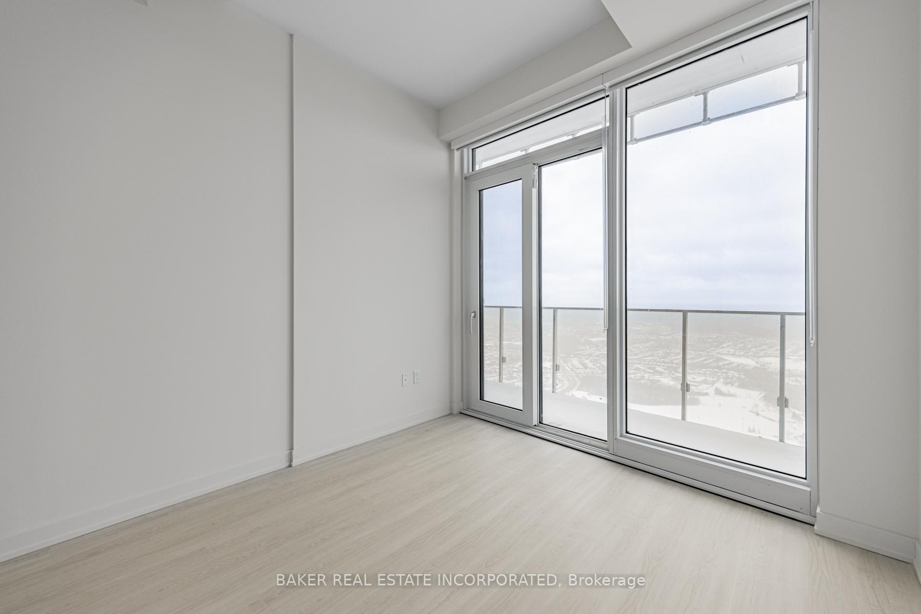 3 Bedrooms Condo at 3883 Quartz, Mississauga For sale