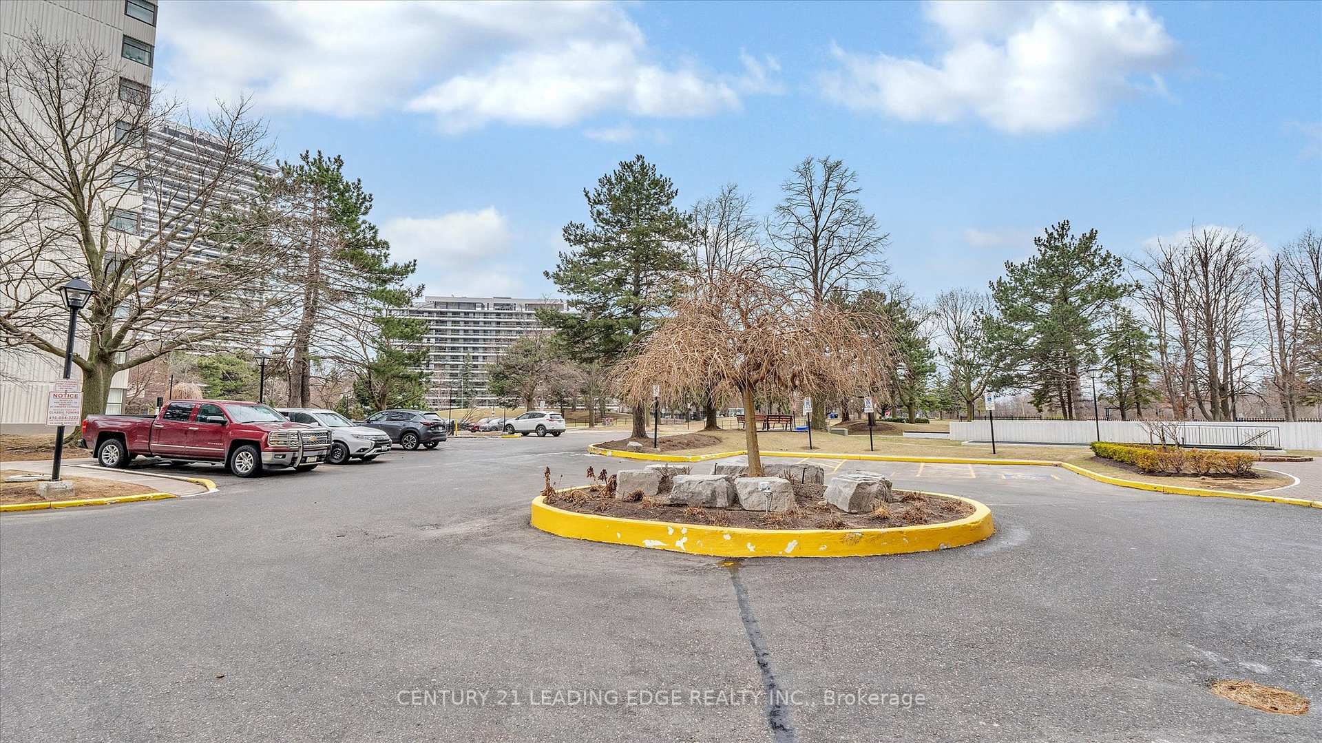 2 Bedrooms Condo at 80 Antibes, Toronto For sale