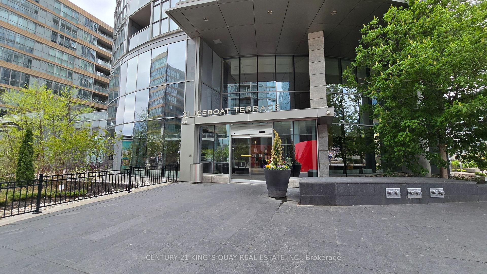2 Bedrooms Condo at 21 Iceboat, Toronto For sale