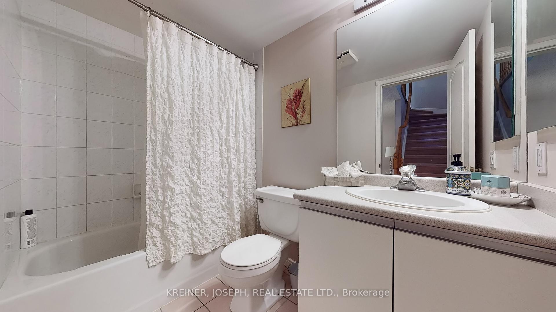 3 Bedrooms Condo at 900 Steeles,  Vaughan For sale