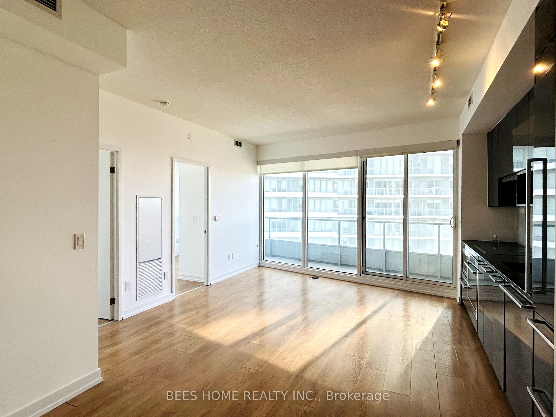 2 Bedrooms Condo at 115 McMahon, Toronto For sale
