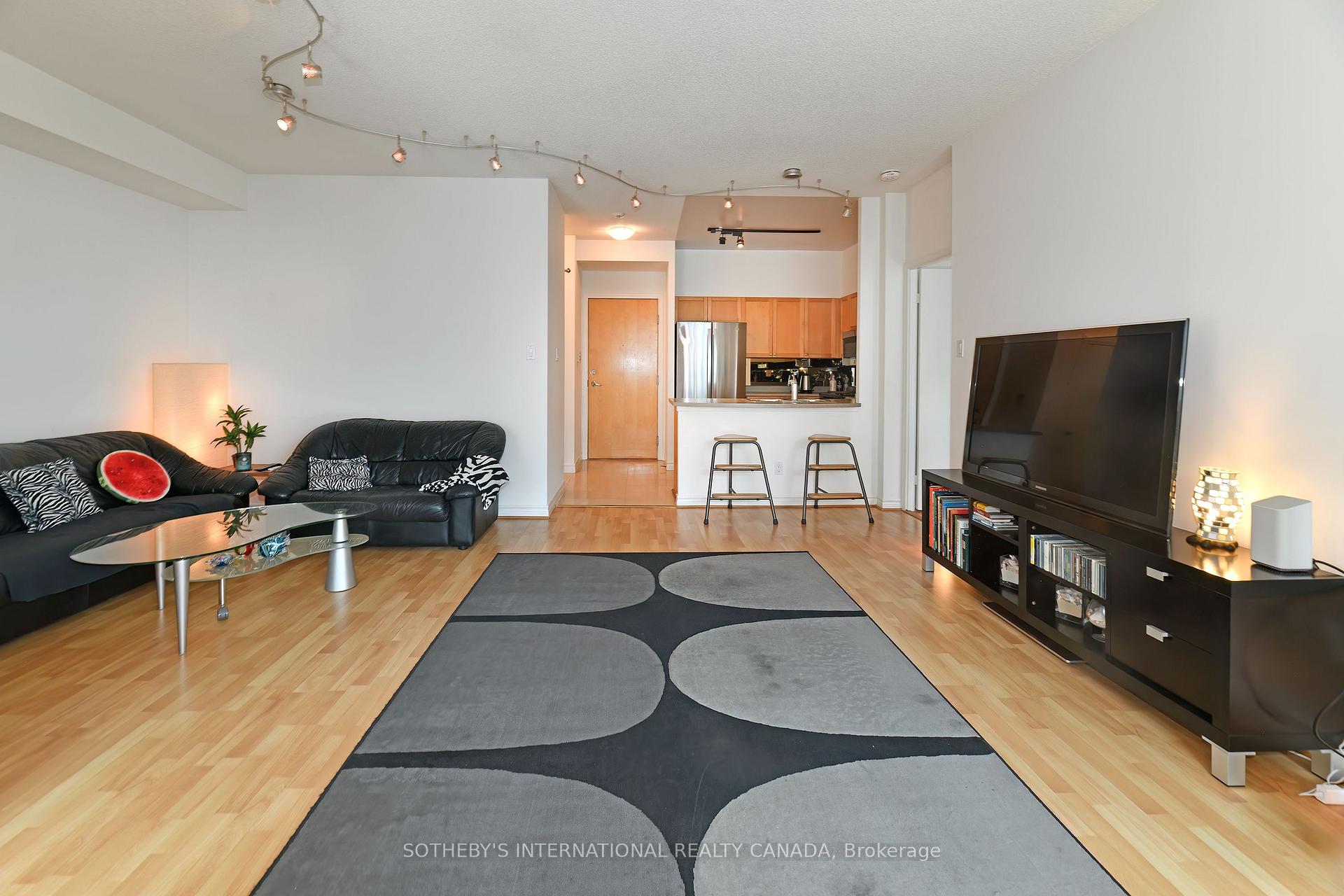 3 Bedrooms Condo at 600 Queens Quay, Toronto For sale