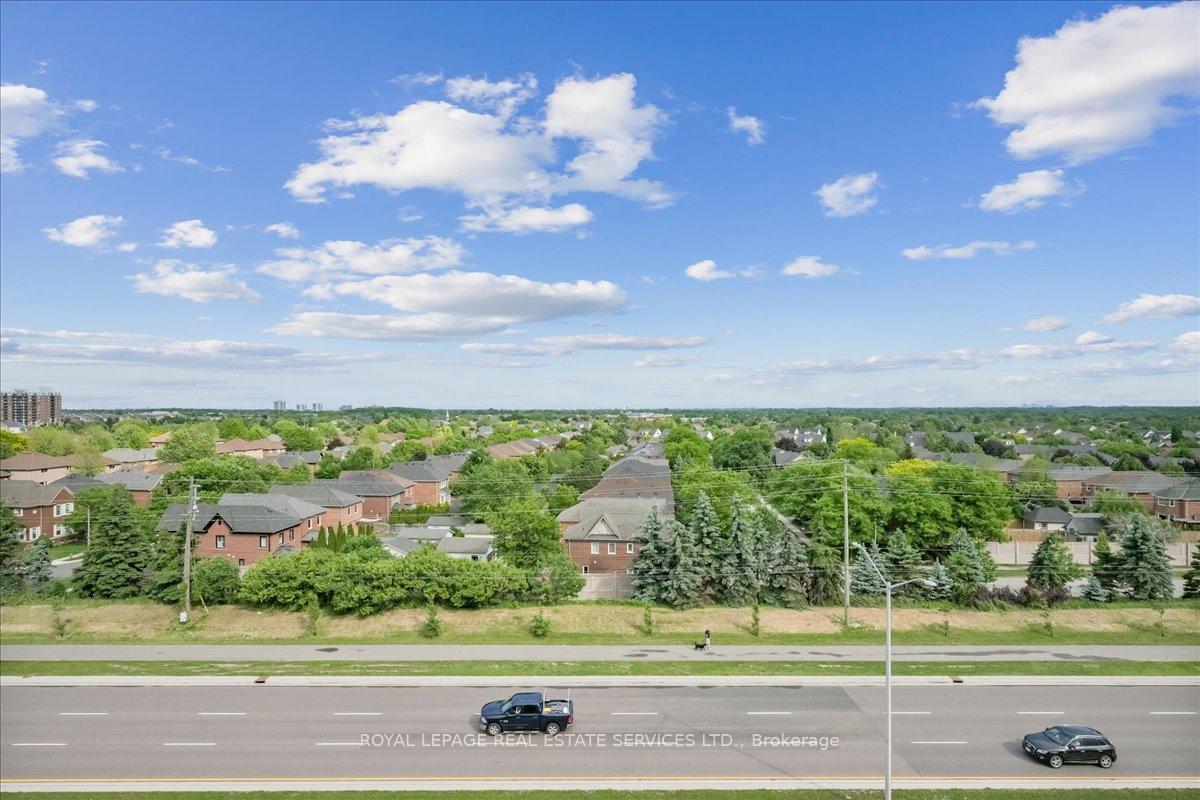 2 Bedrooms Condo at 95 DUNDAS, Oakville For sale