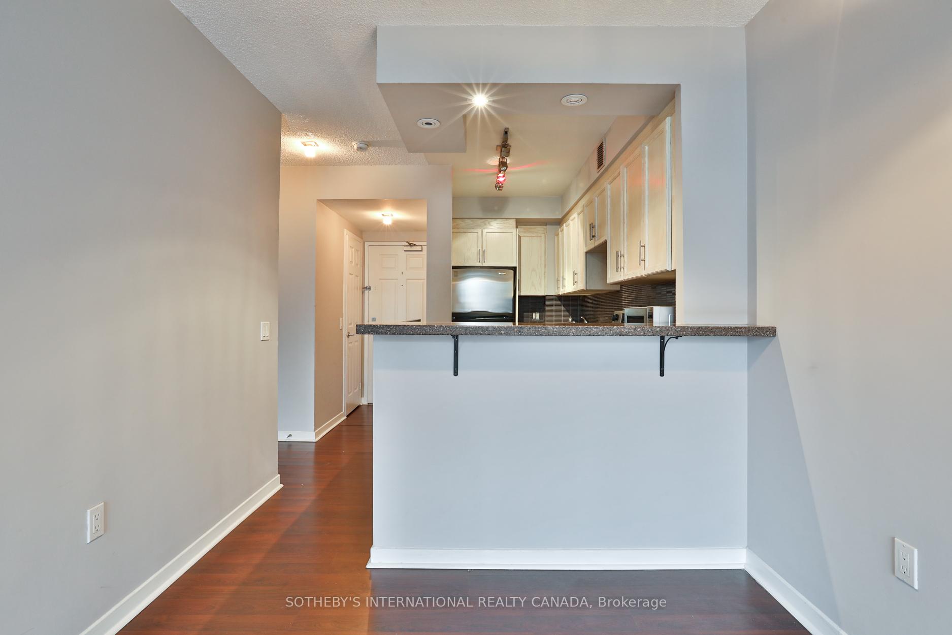2 Bedrooms Condo at 284 Bloor, Toronto For sale