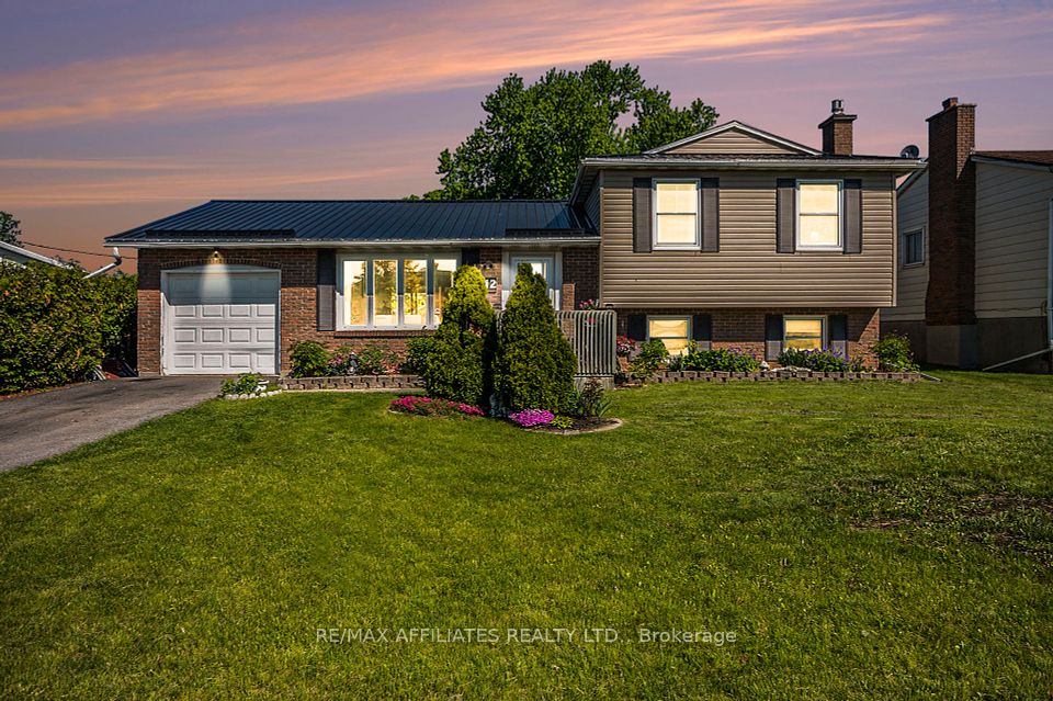 12 Ross Street, Smiths Falls, ON K7A 4V6