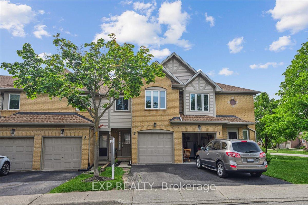 3 Bedrooms Condo at 2920 Headon Forest, Burlington For sale