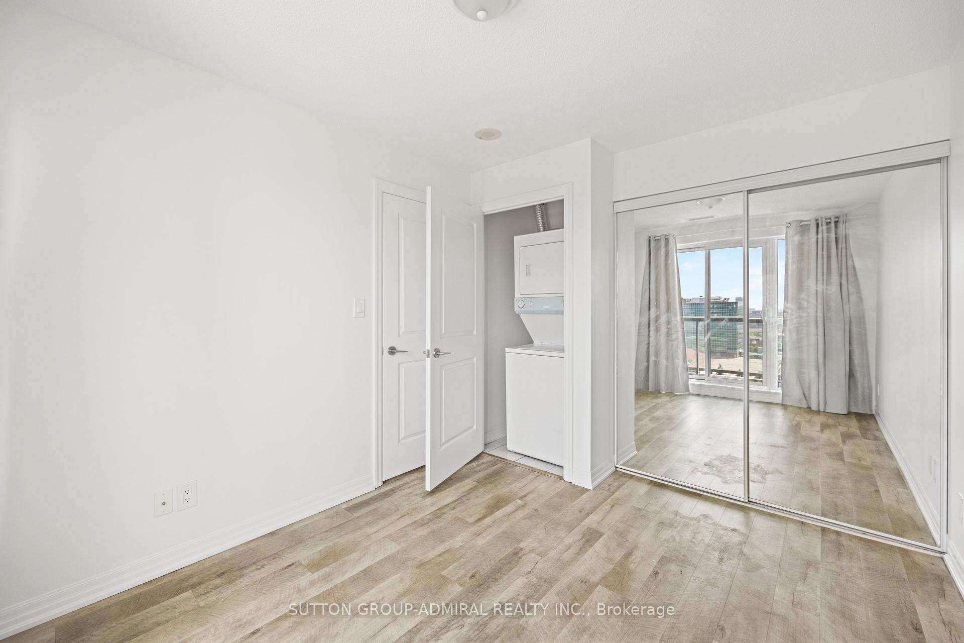 1 Bedroom Condo at 30 Herons Hill, Toronto For sale