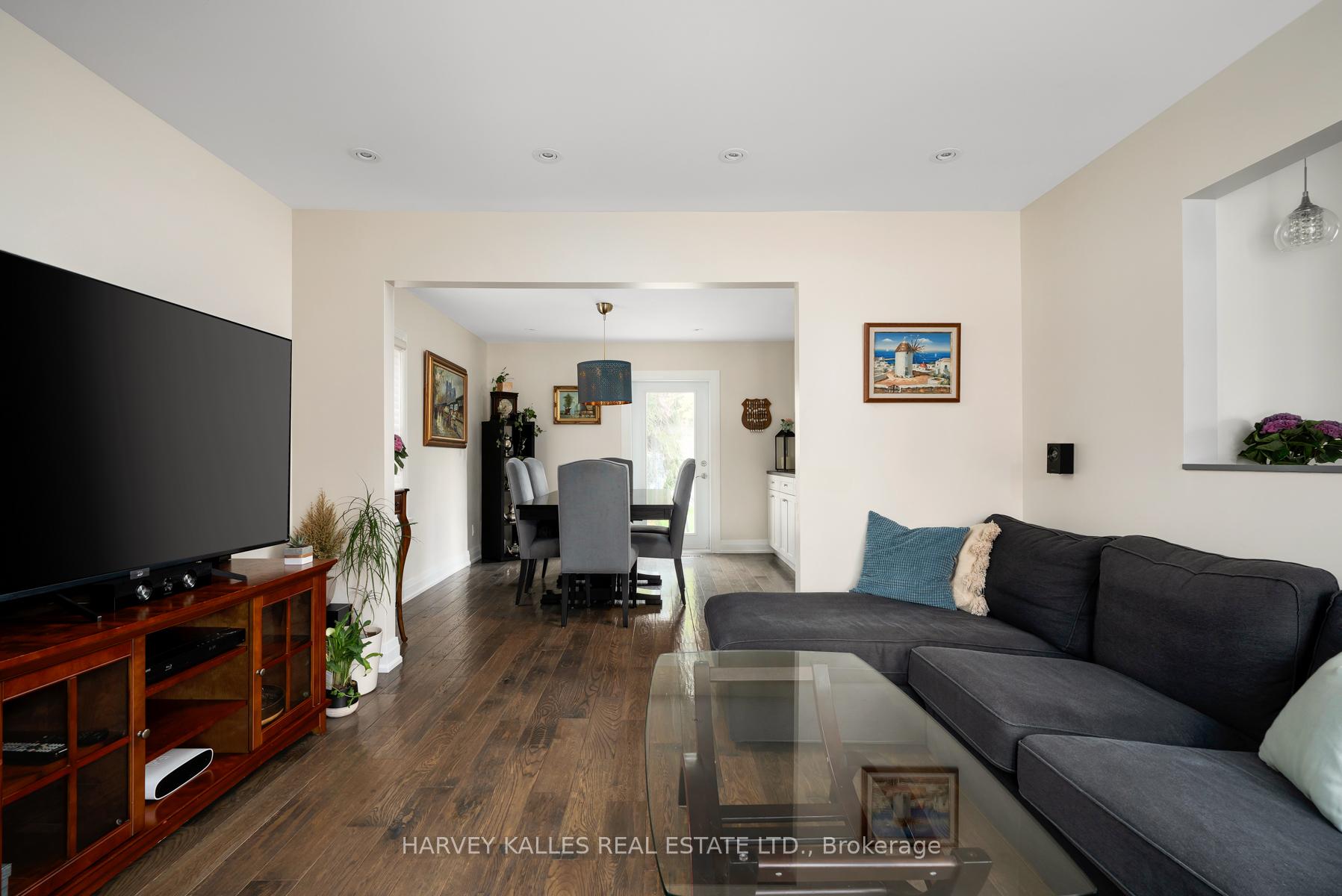 89 Charleswood Drive