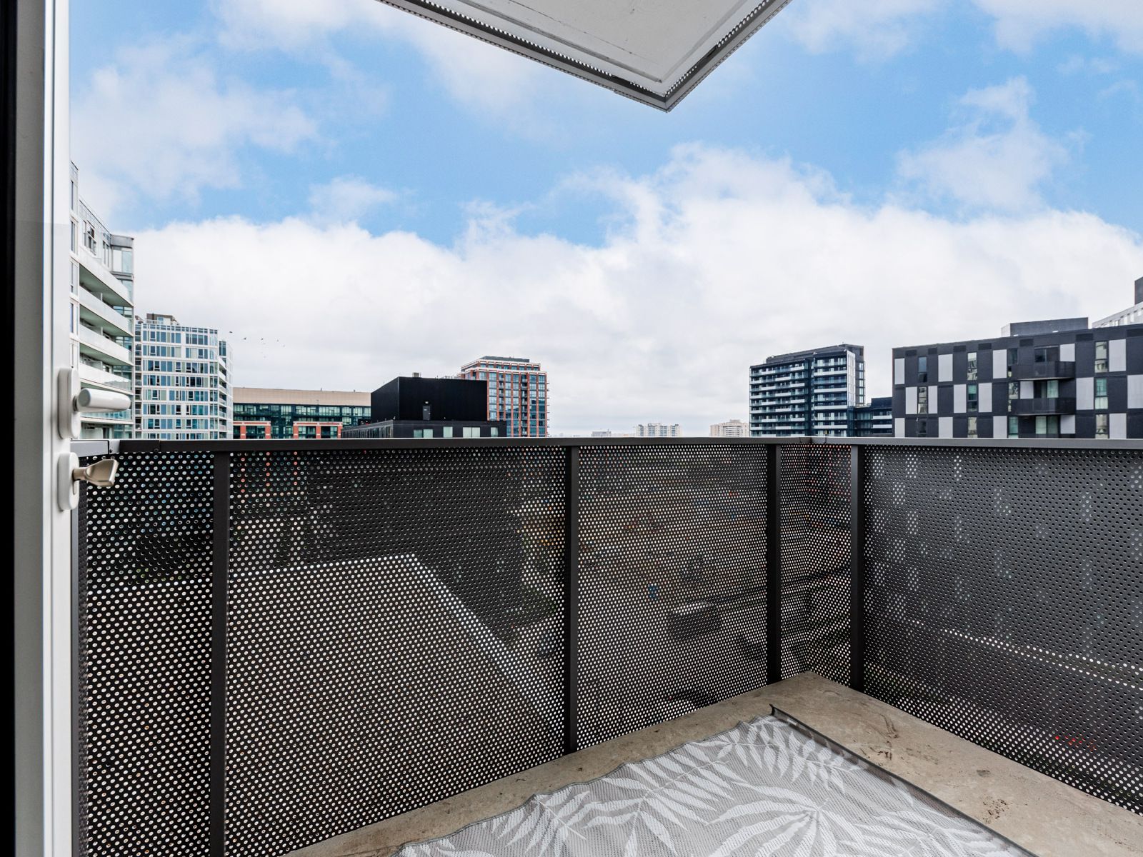 38 Monte Kwinter Court 902