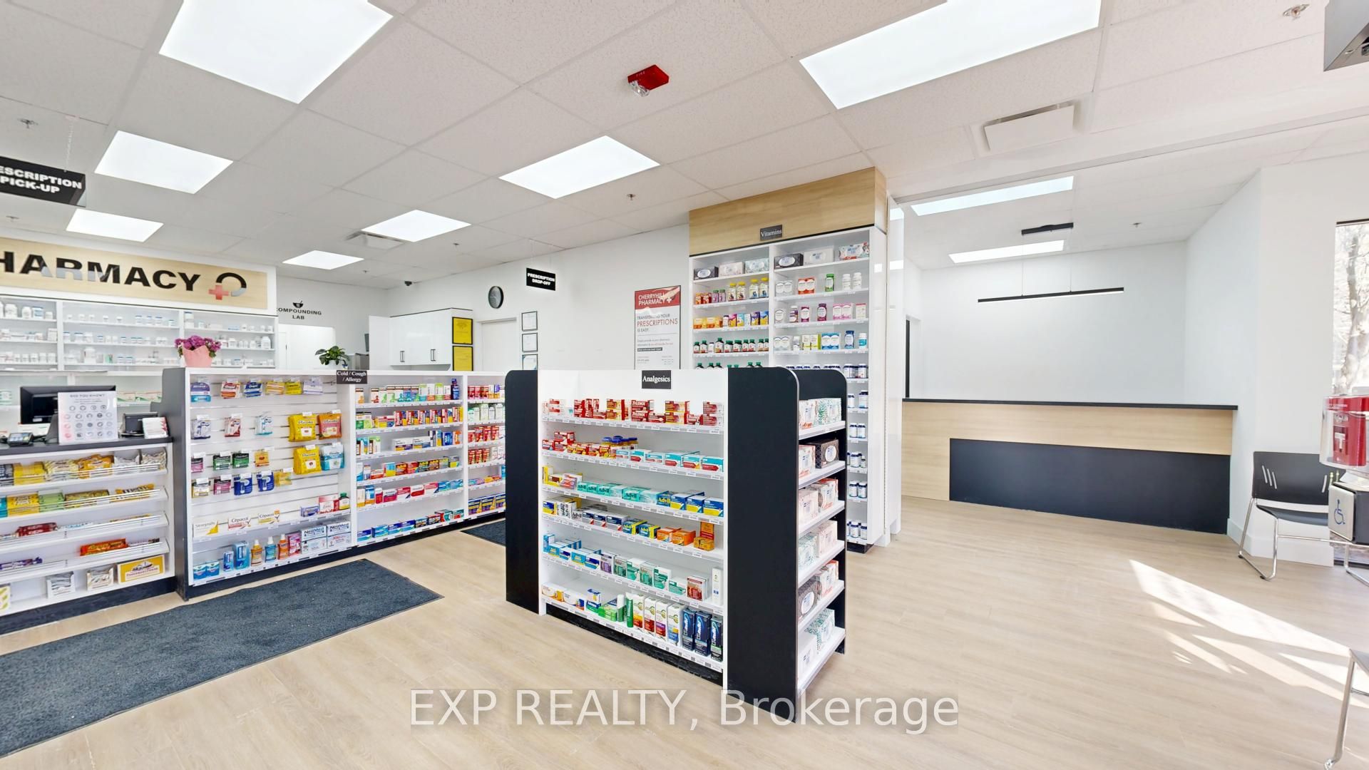 101 CHERRYHILL Boulevard, #114