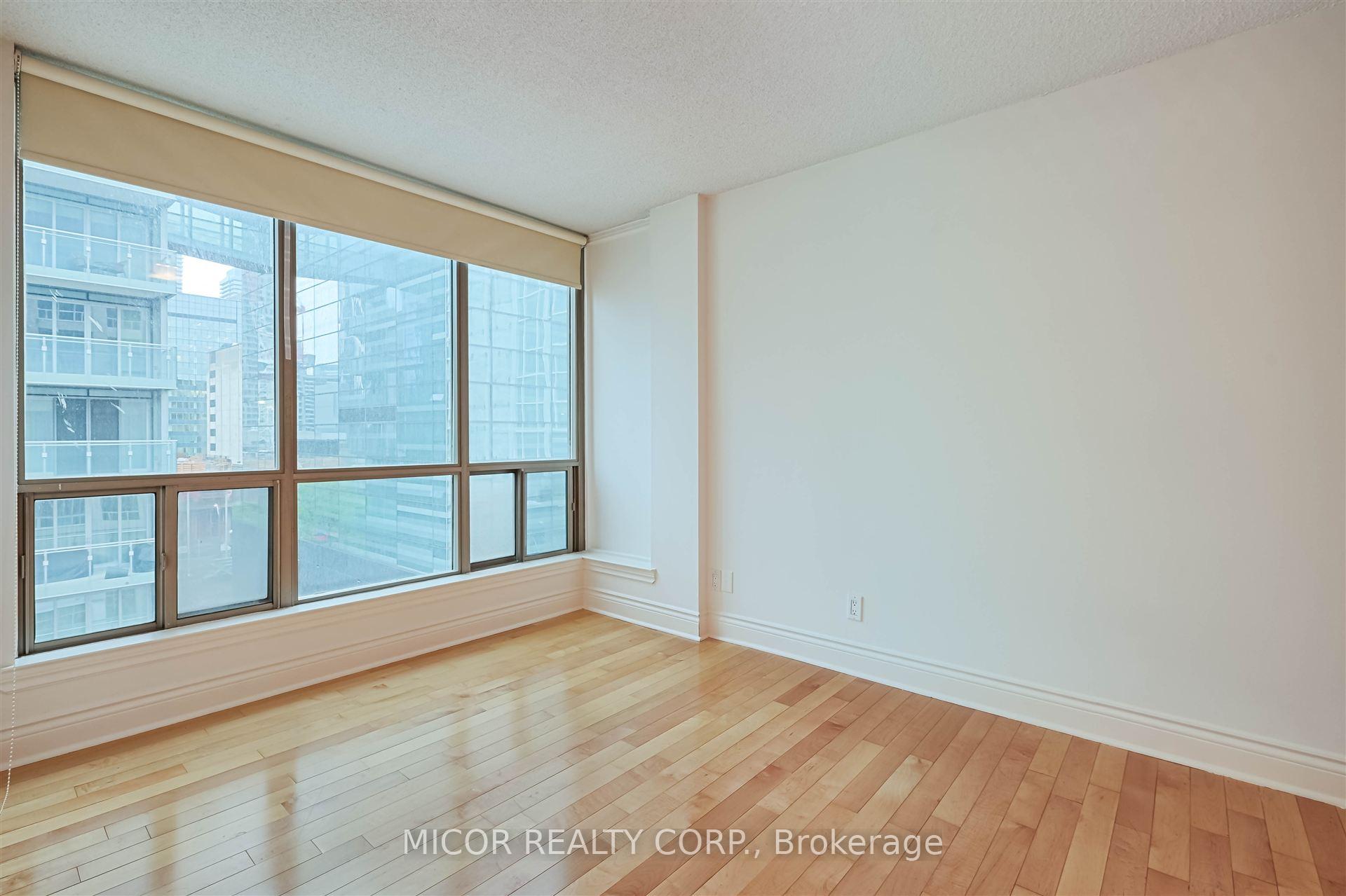 1 Bedroom Condo at 40 Scollard, Toronto For sale