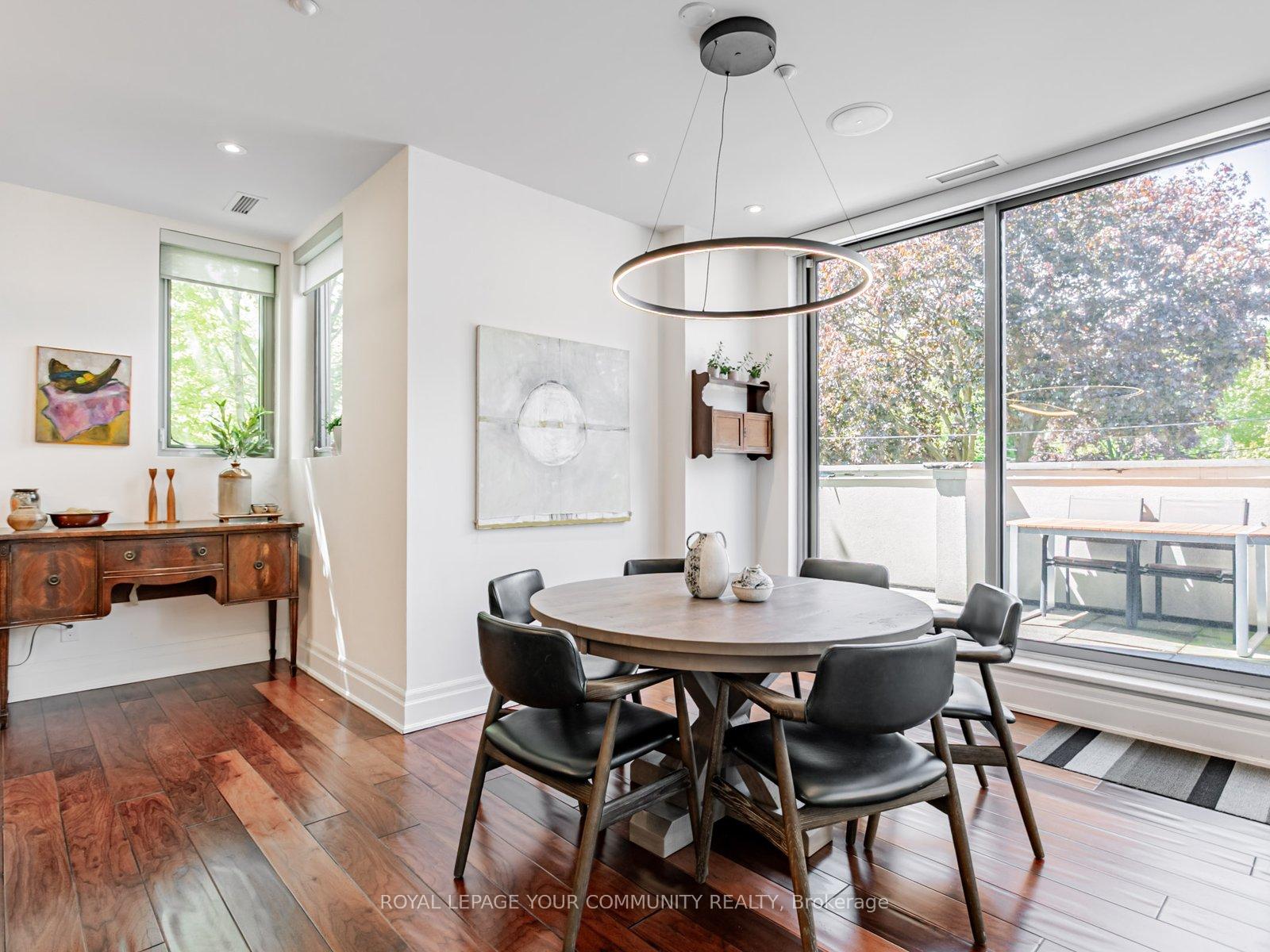3 Bedrooms Condo at 1 Rainsford, Toronto For sale
