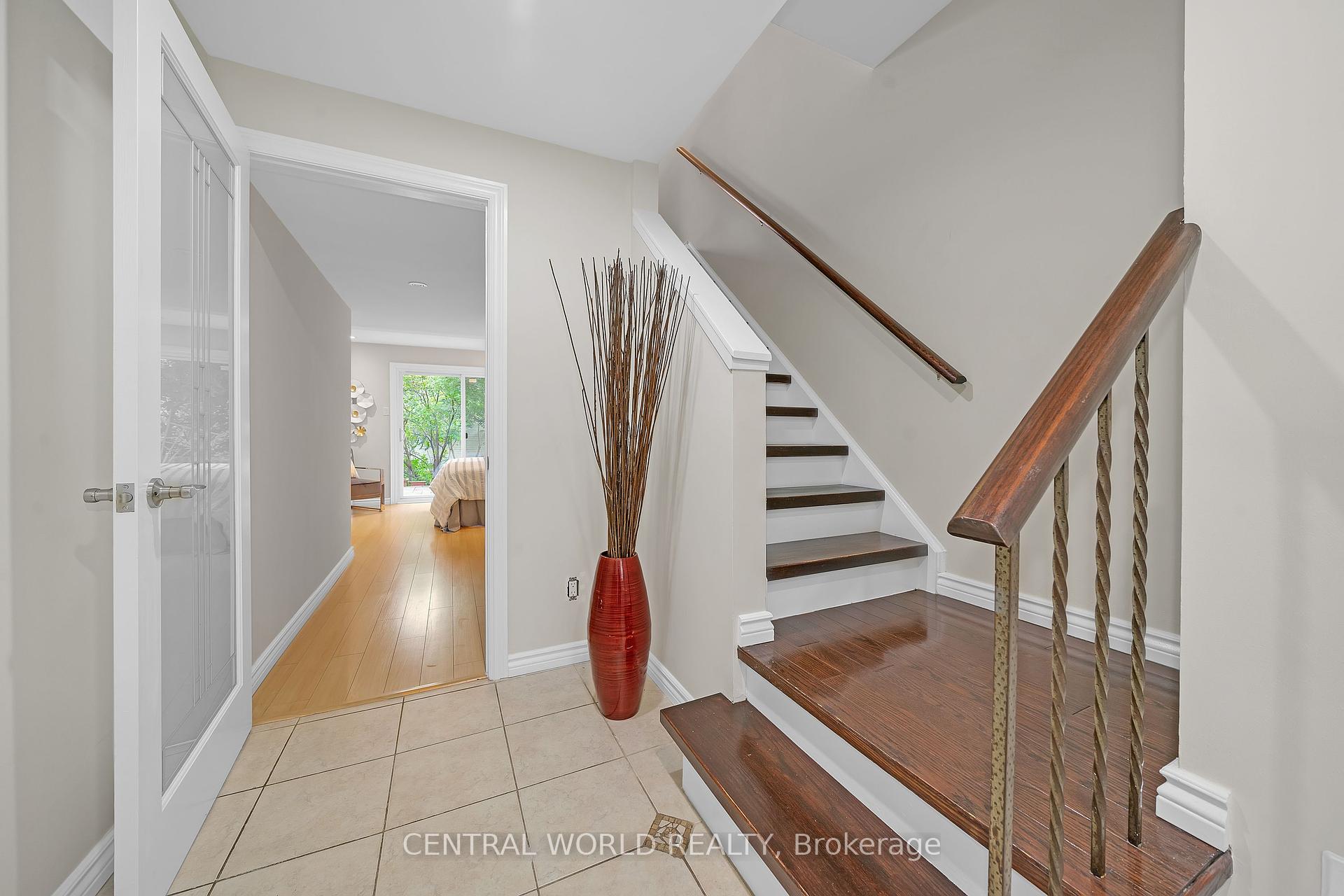 5 Bedrooms Condo at 21 Vega Starway,  Toronto For sale