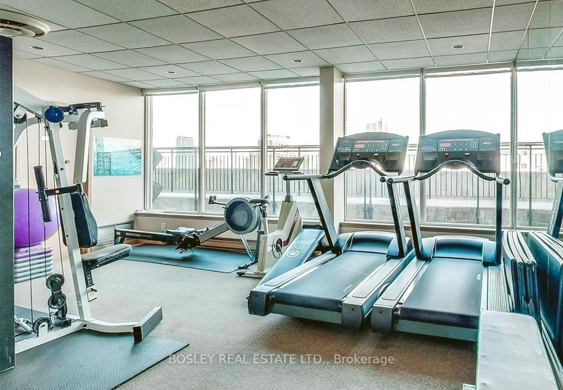 2 Bedrooms Condo at 25 Maitland, Toronto For sale