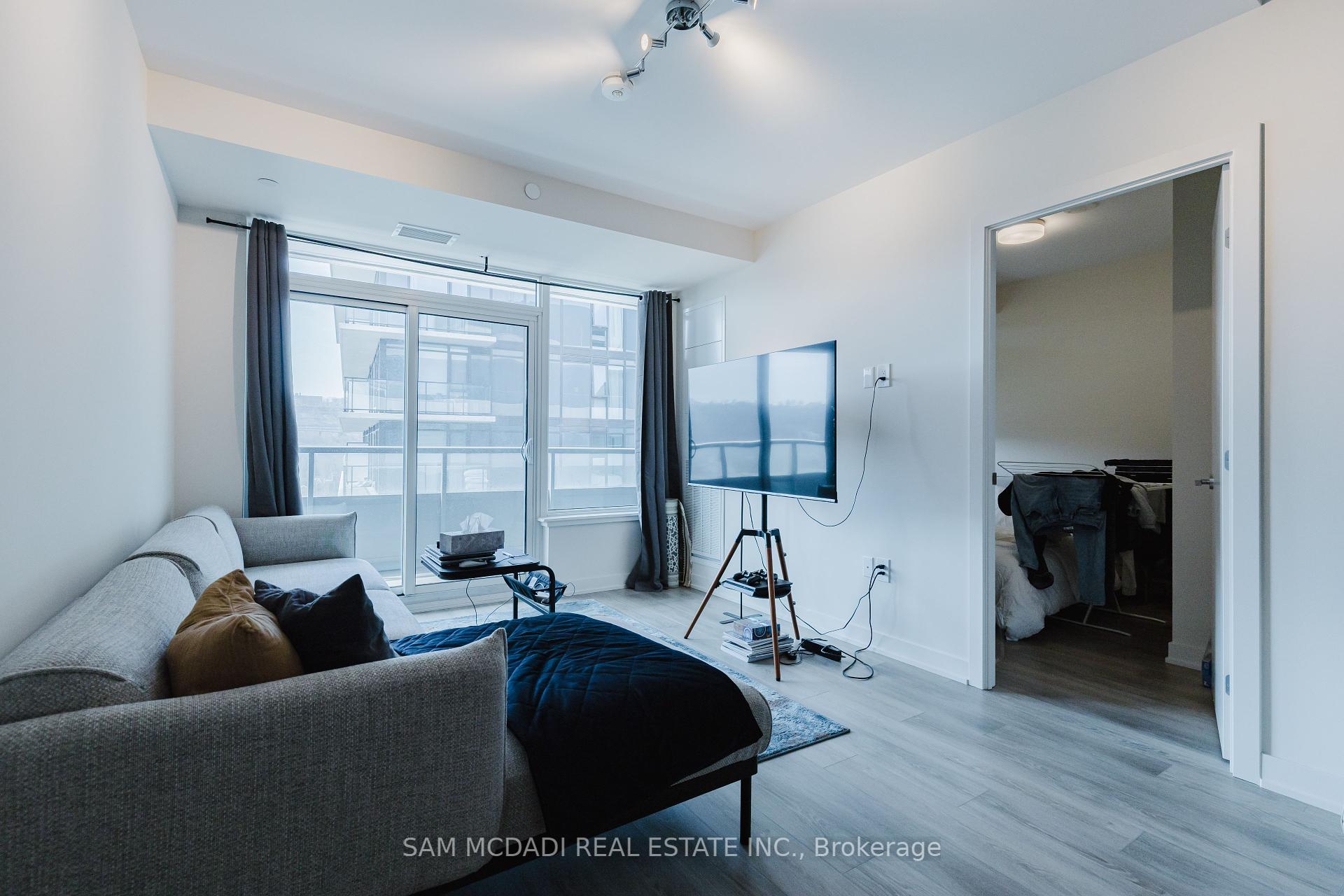 2 Bedrooms Condo at 212 King William,  Hamilton For sale