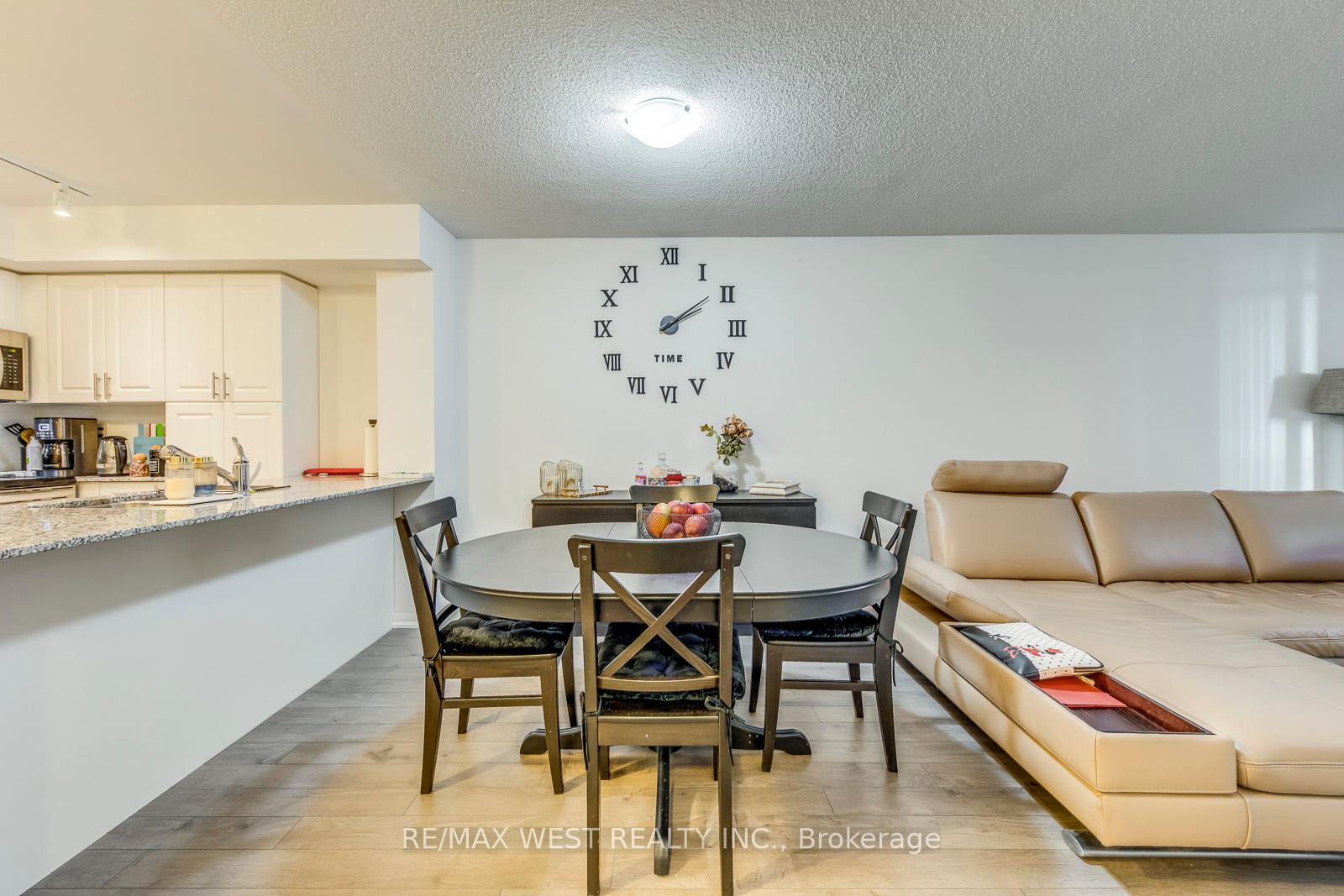 1 Bedroom Condo at 3091 Dufferin,  Toronto For sale
