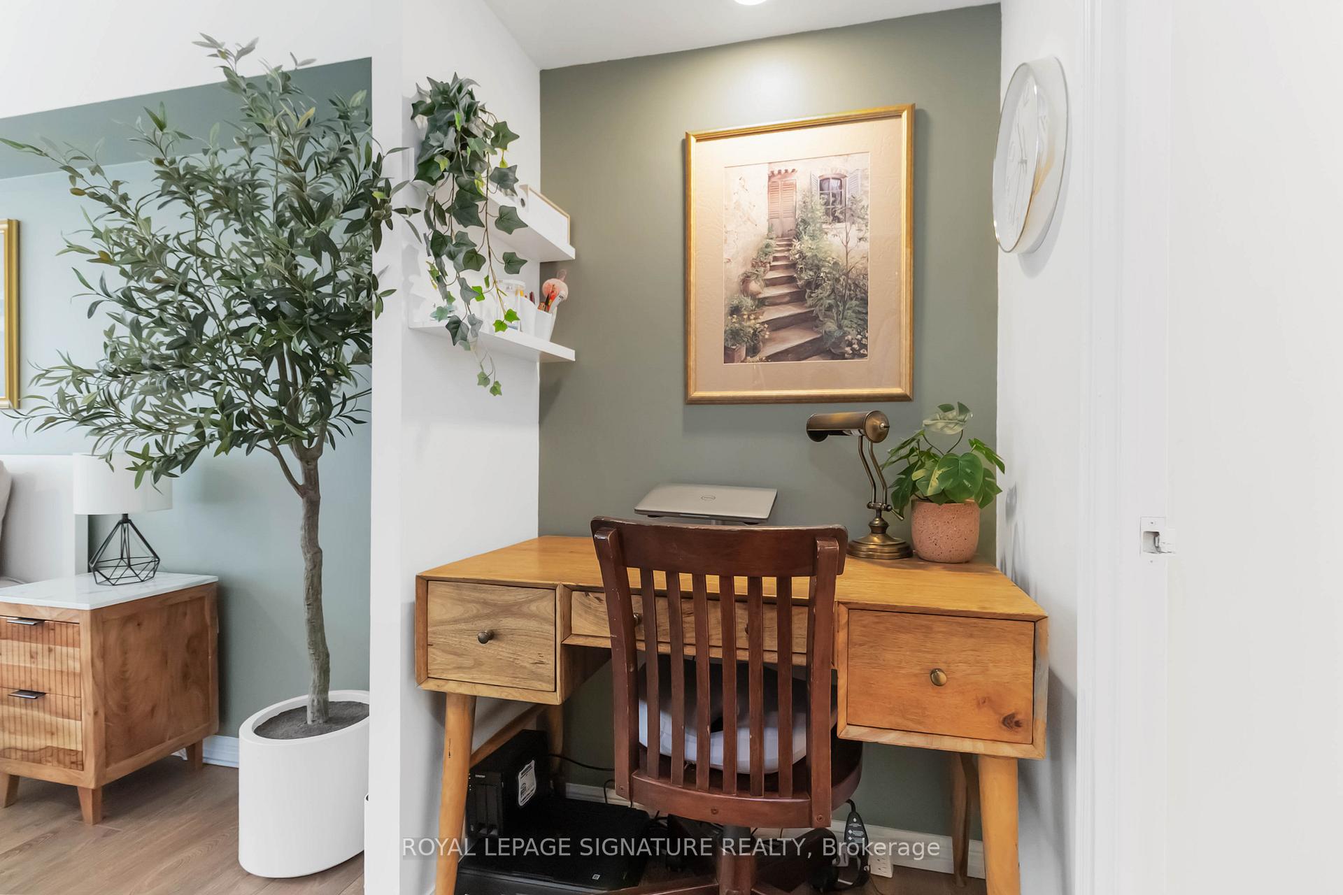 2 Bedrooms Condo at 1230 Marlborough, Oakville For sale