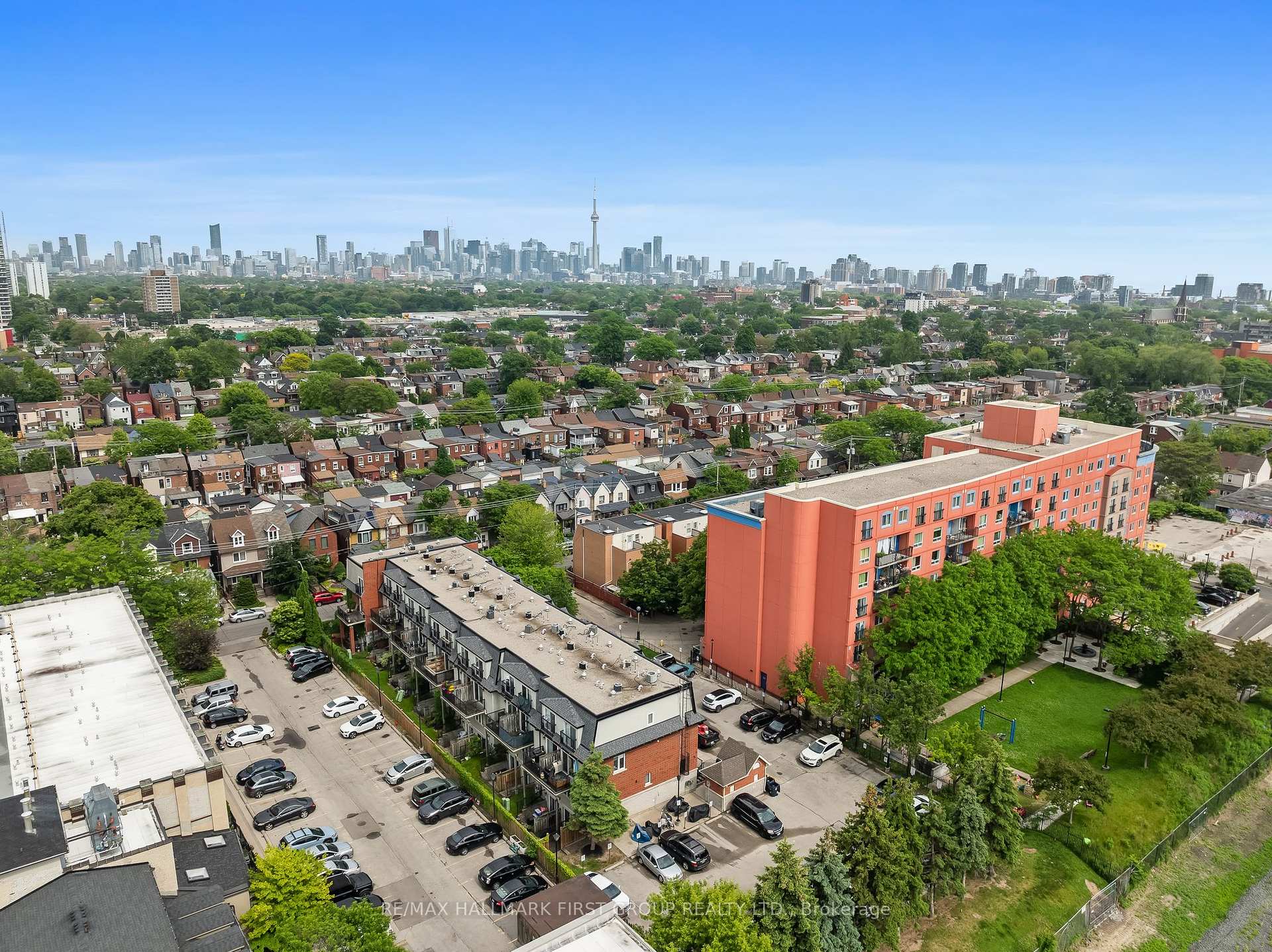 3 Bedrooms Condo at 262 St. Helen’s, Toronto For sale
