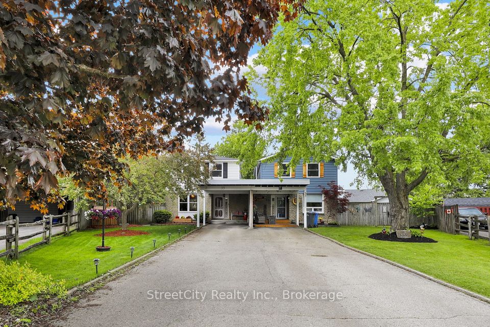 35 Babb Crescent, Stratford, ON N5A 6Z8