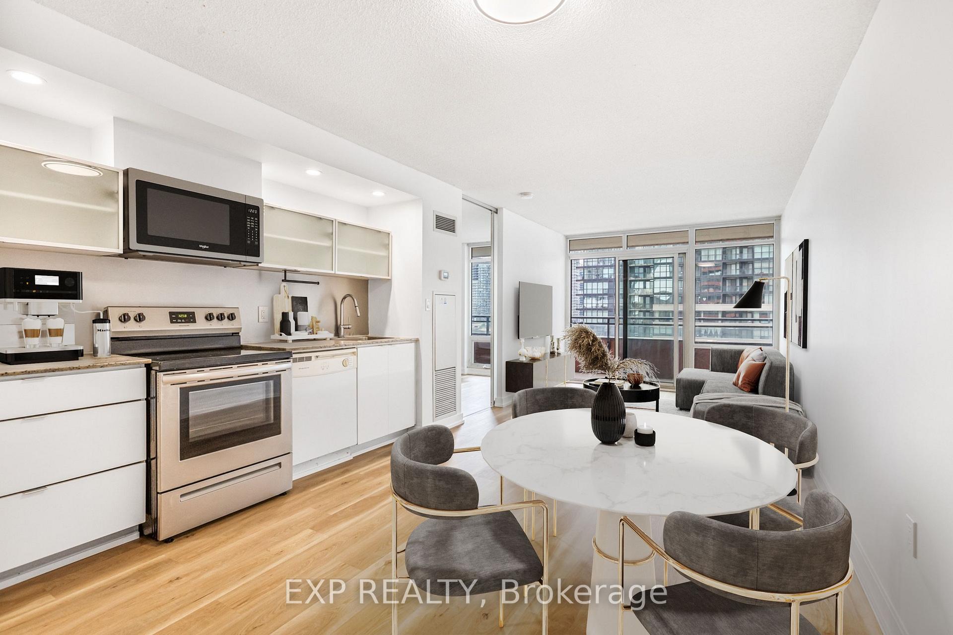 2 Bedrooms Condo at 4K Spadina, Toronto For sale
