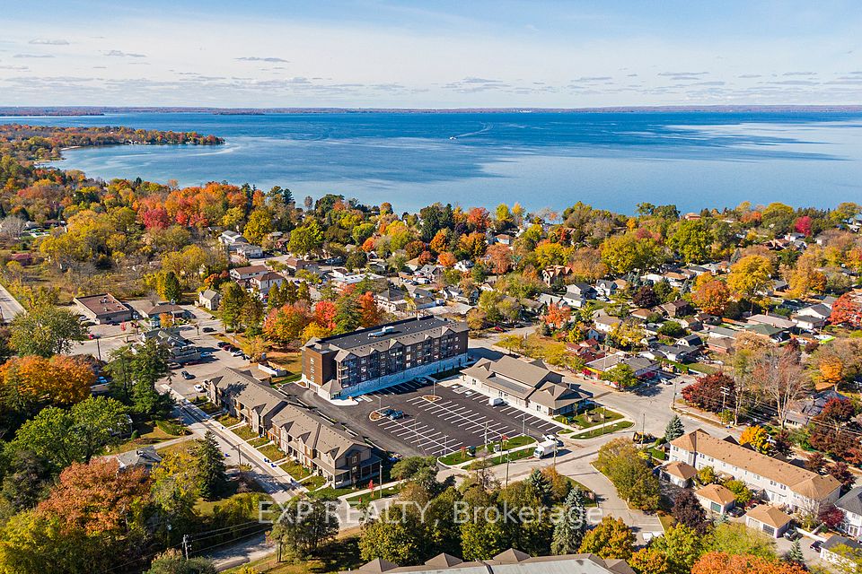#407 - 110 Grew Boulevard, Georgina, ON L0E 1L0