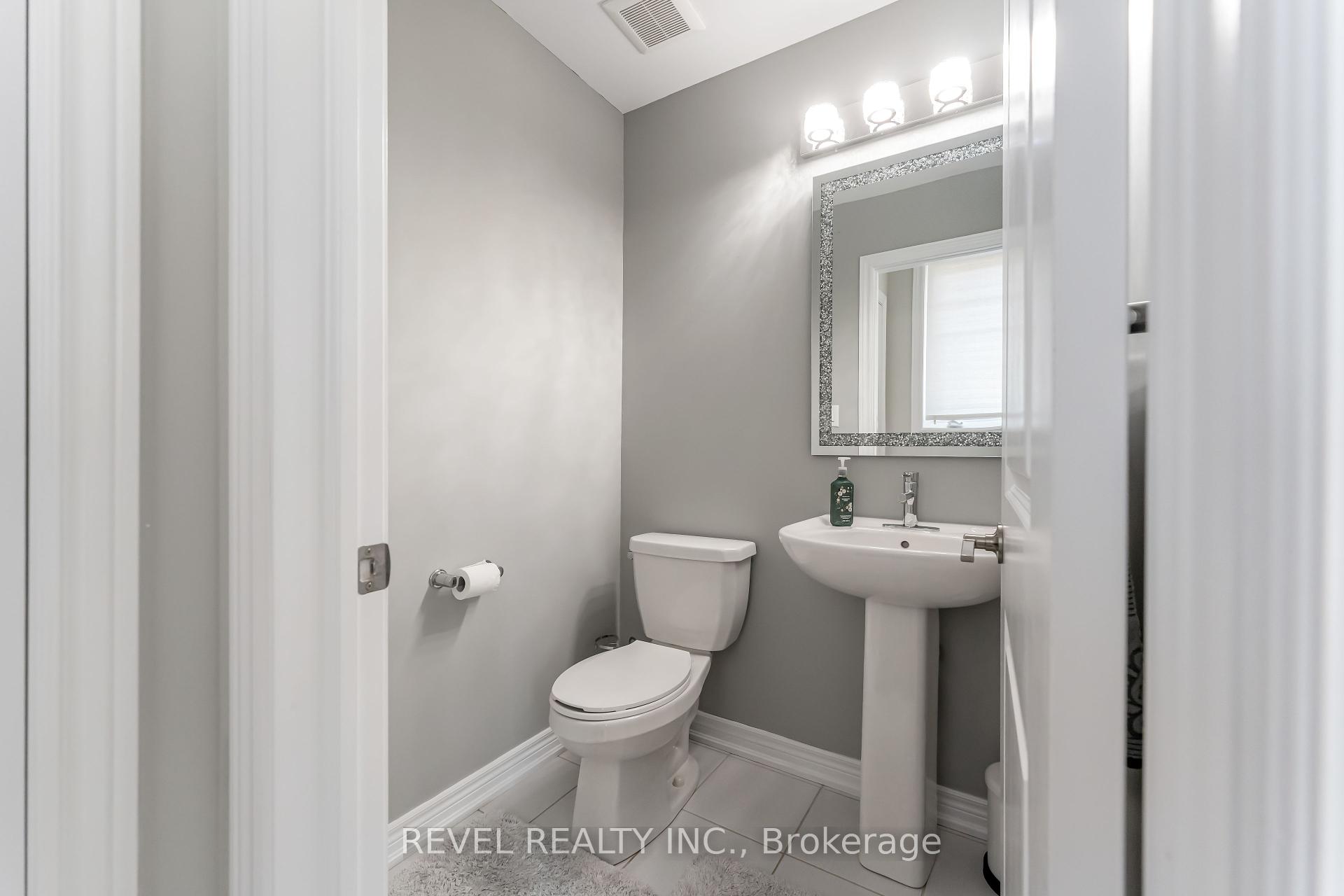3 Bedrooms Condo at 288 Glover, Hamilton For sale