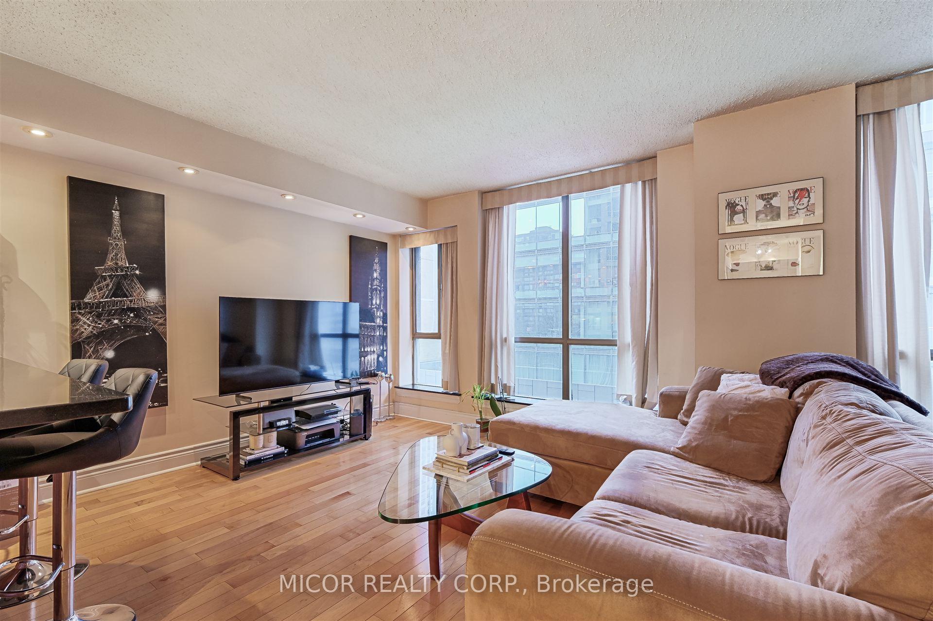 1 Bedroom Condo at 40 Scollard,  Toronto For sale