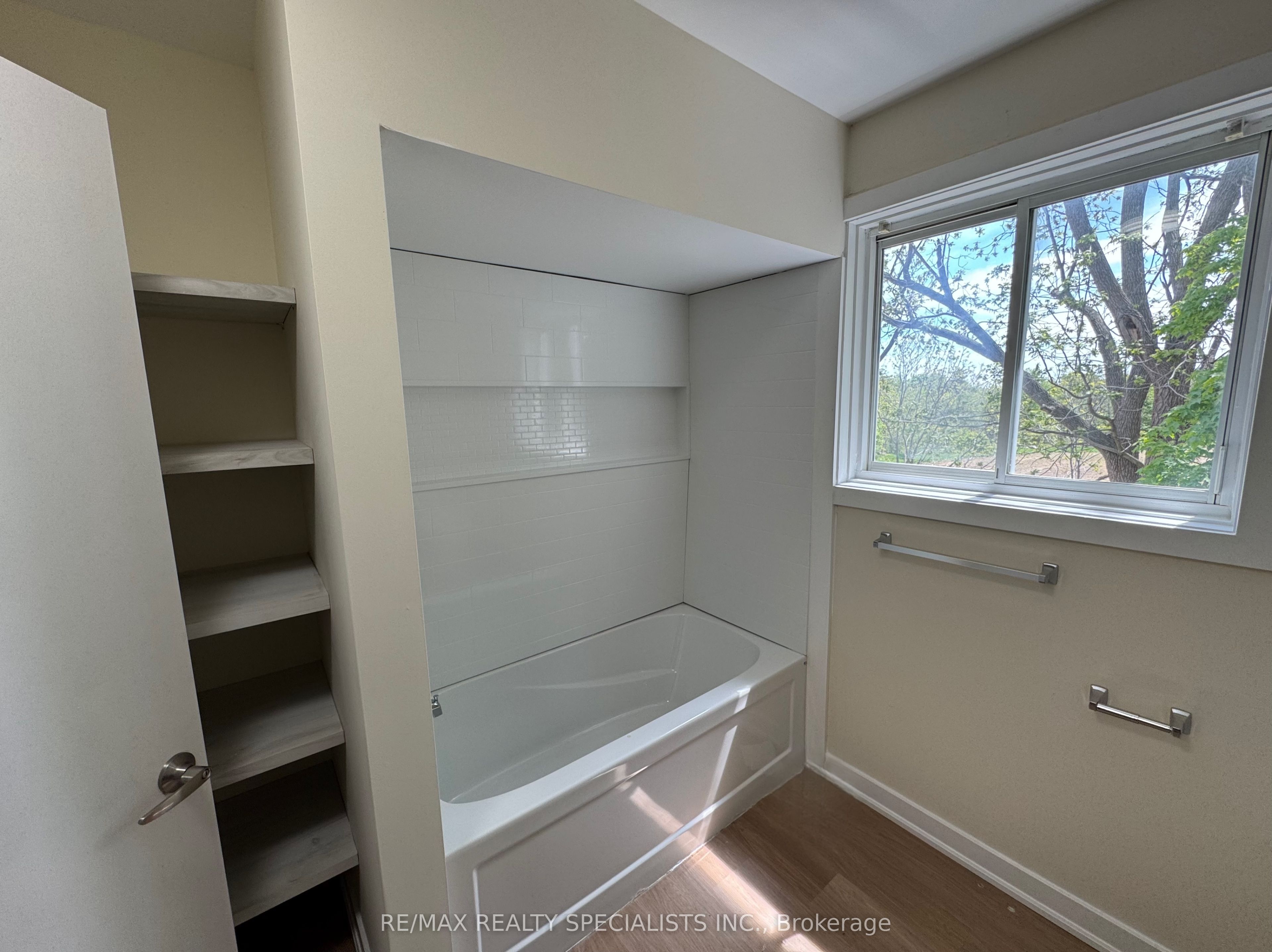 8731 Trafalgar Road