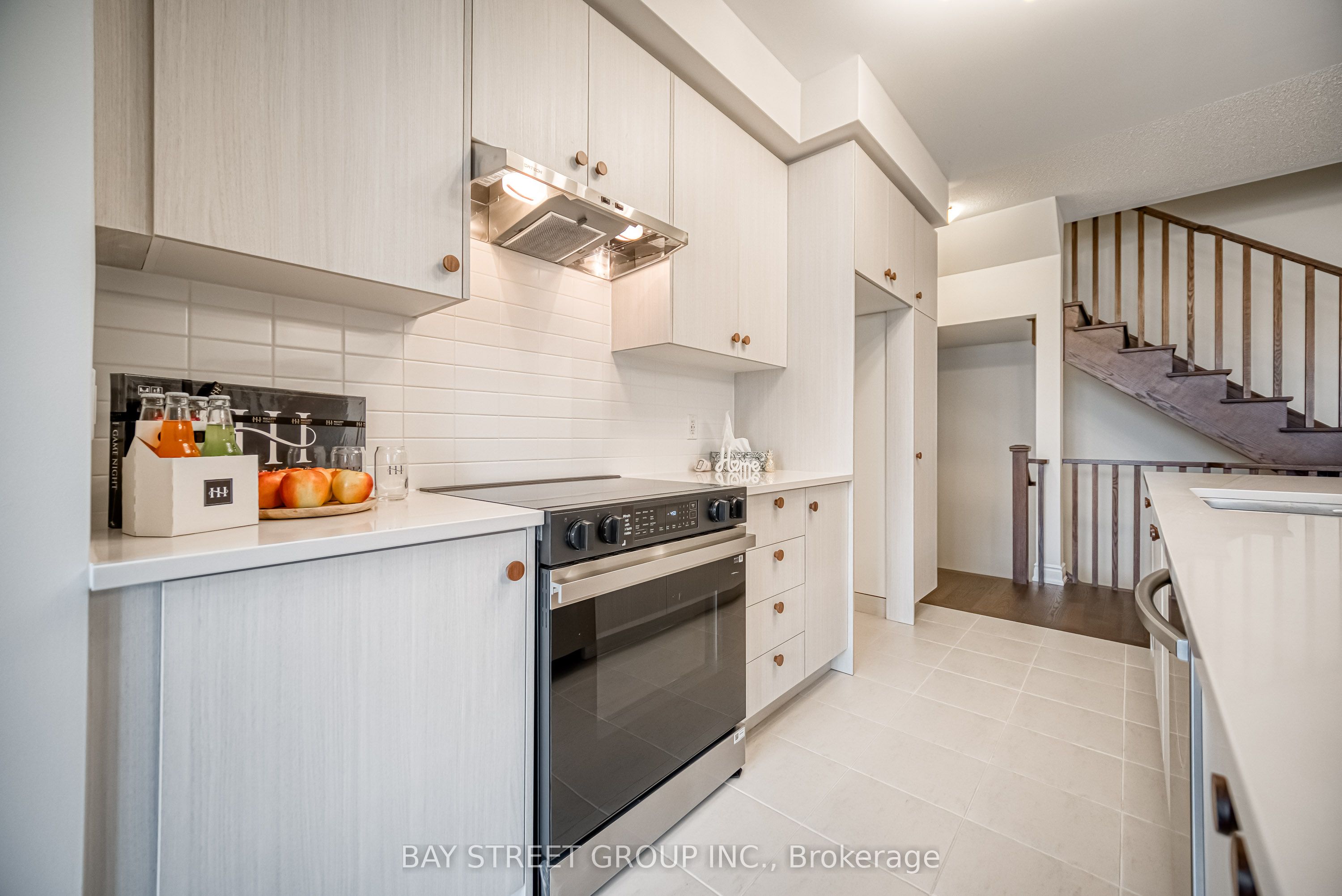 1411 Courtleigh Trail