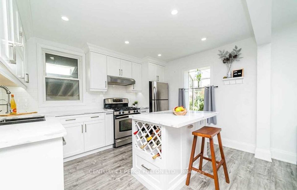 18 Flempton Crescent, Toronto, ON M1K 3B4