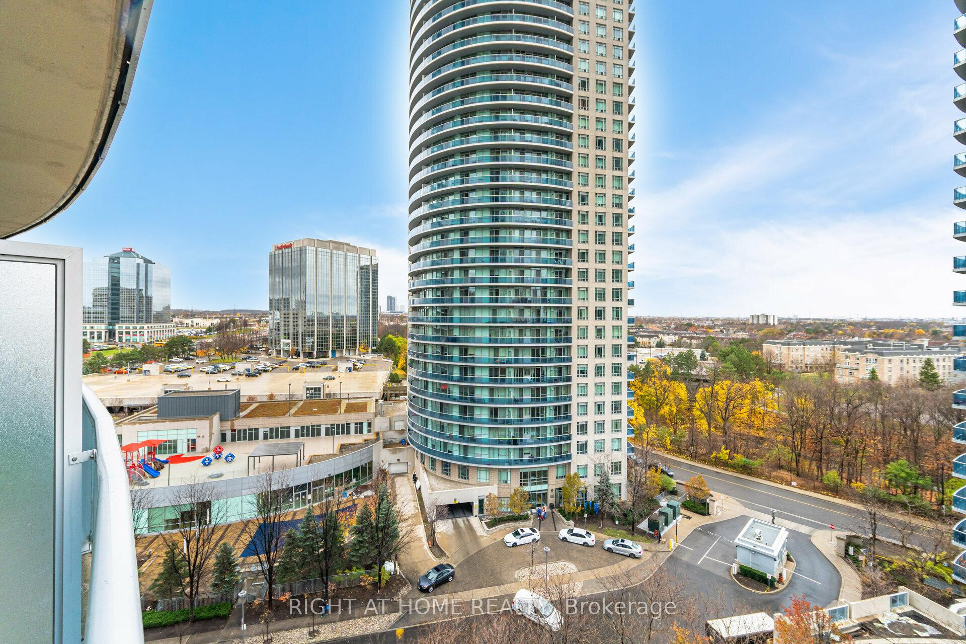2 Bedrooms Condo at 70 Absolute, Mississauga For sale