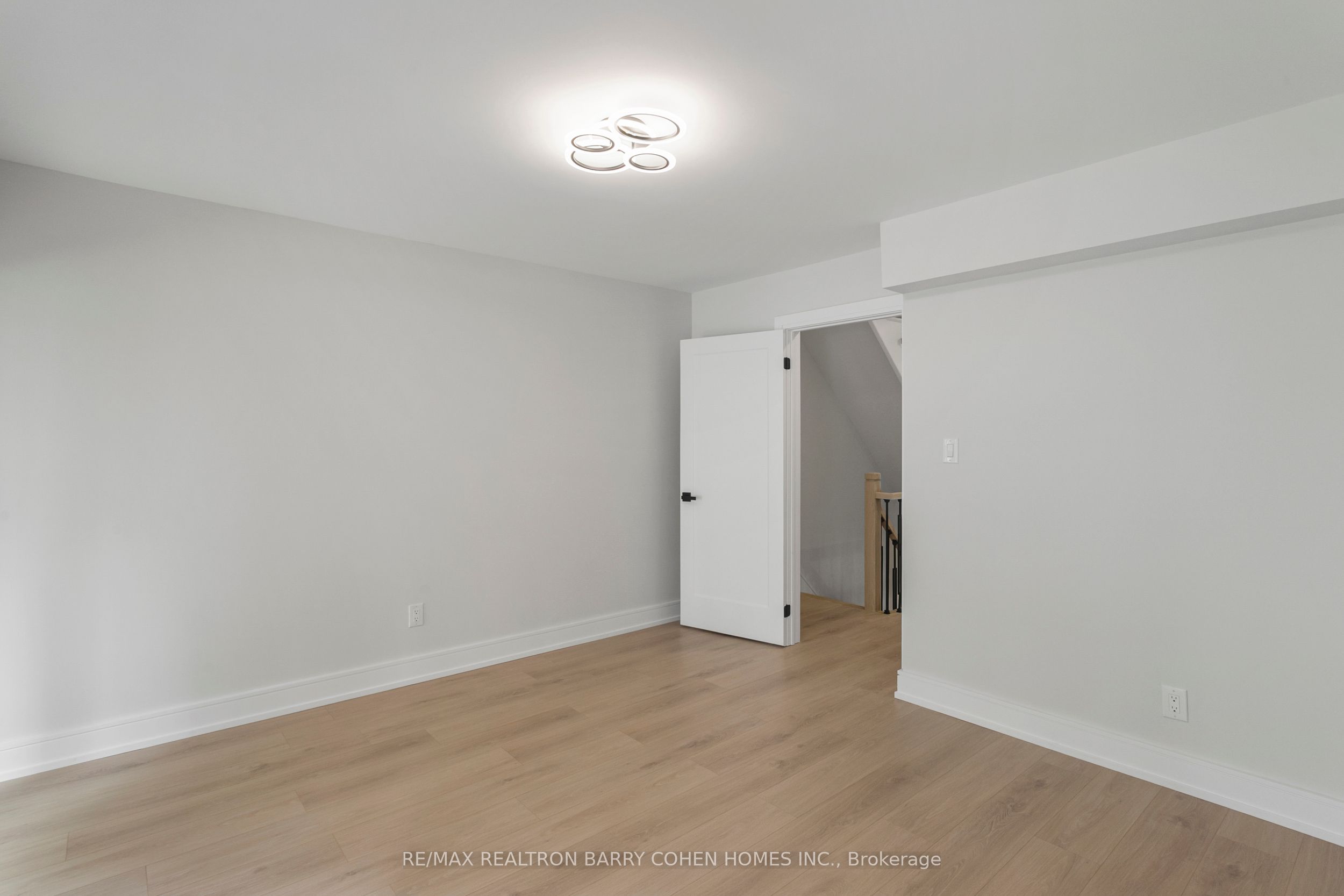 21 Galleria Parkway, #21