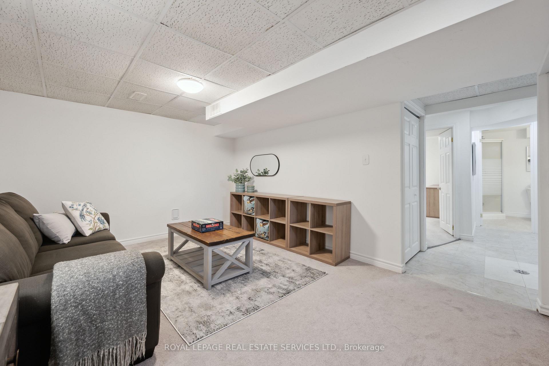 4 Bedrooms Condo at 6540 Falconer, Mississauga For sale