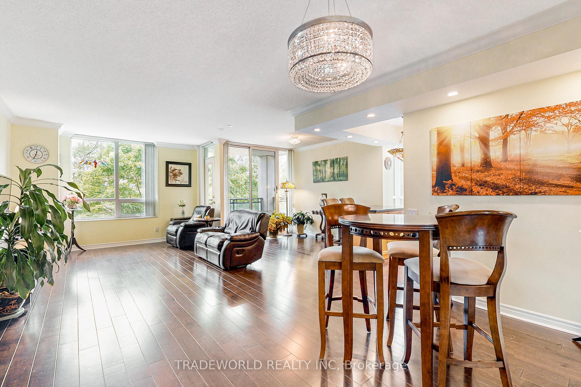 2 Bedrooms Condo at 18 William Carson, Toronto For sale