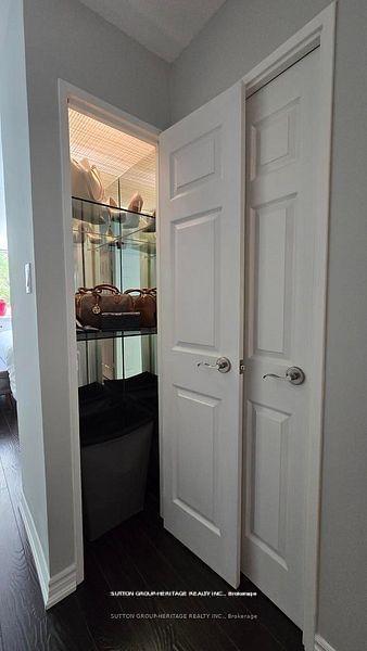2 Bedrooms Condo at 75 Wynford Heights, Toronto For sale