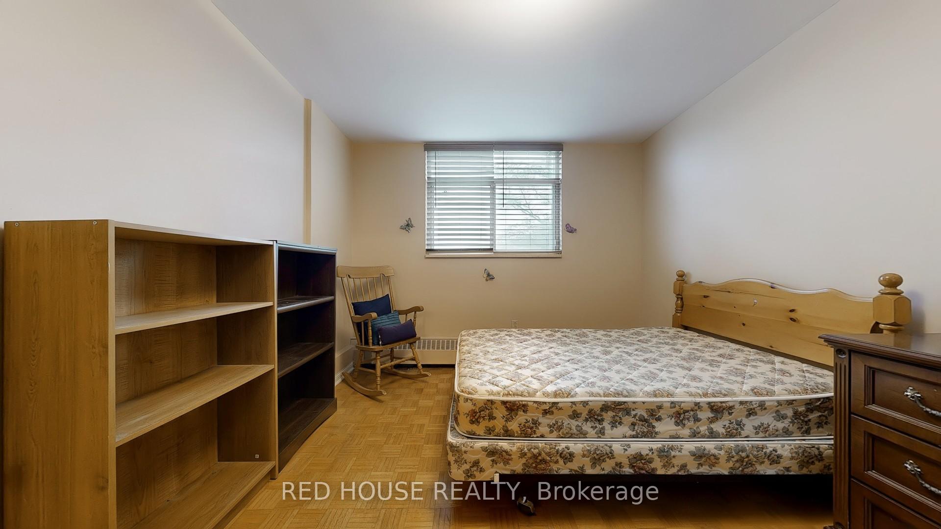 2 Bedrooms Condo at 5 Frith, Toronto For sale
