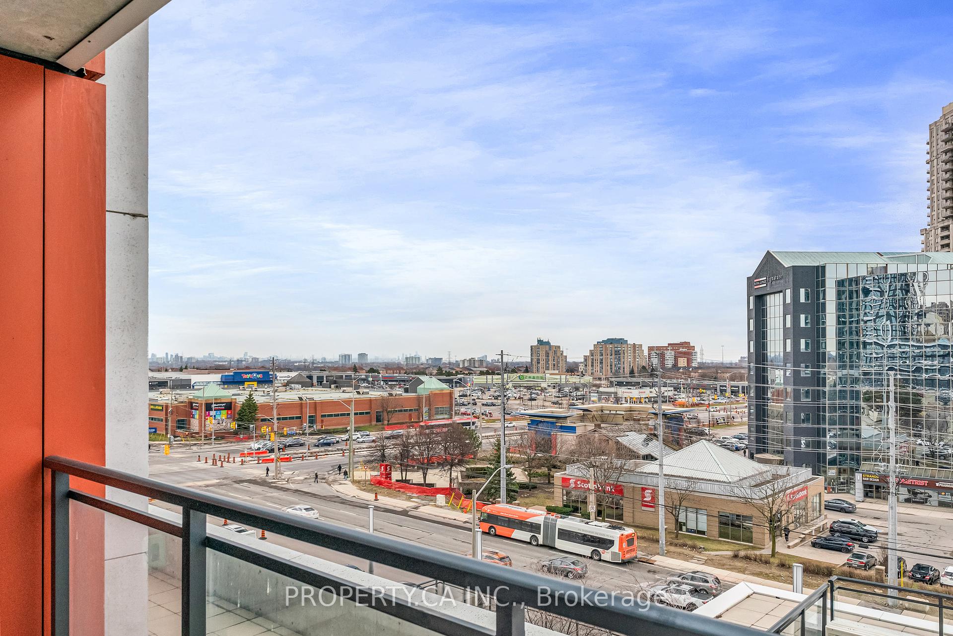 2 Bedrooms Condo at 55 Eglinton, Mississauga For sale