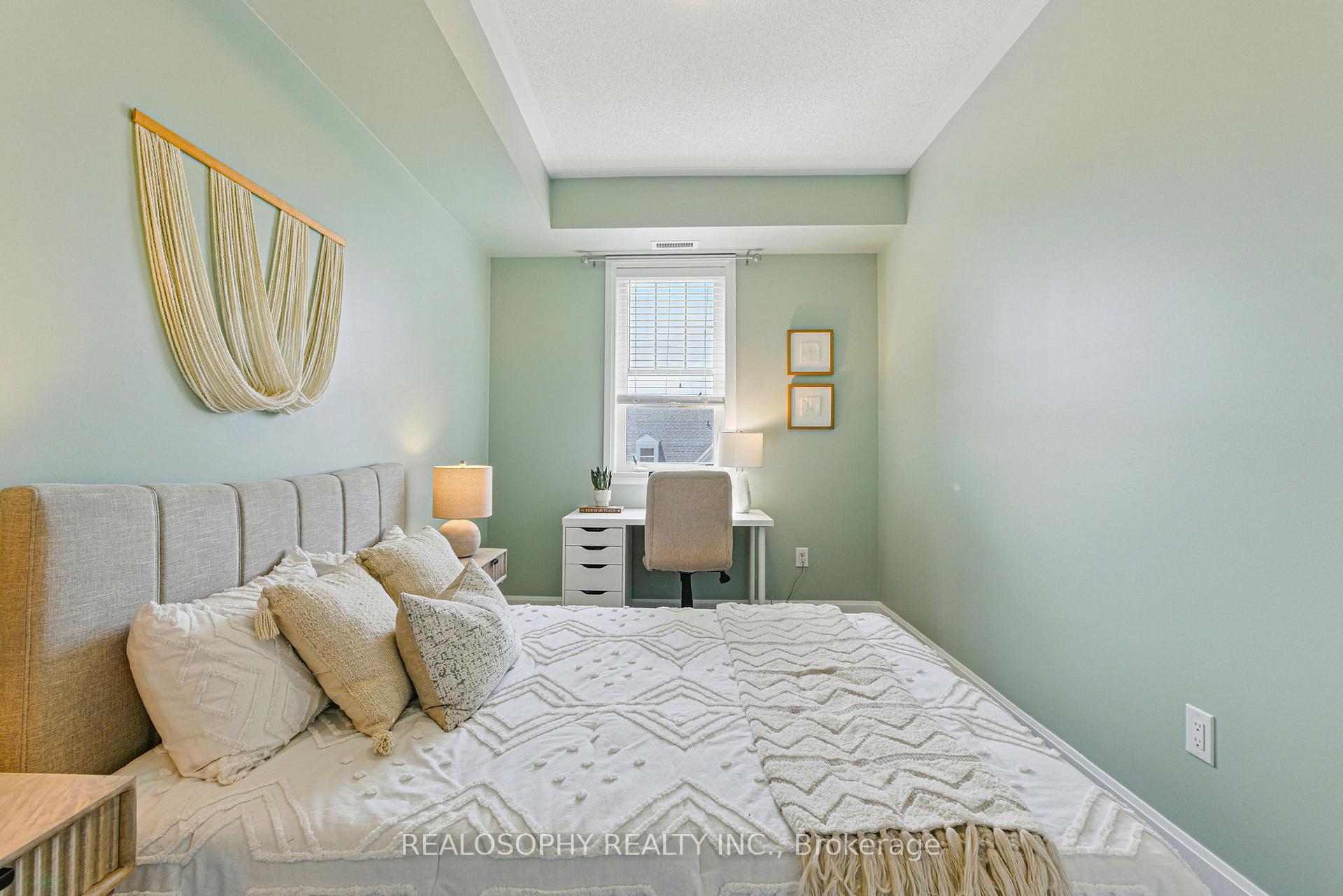 2 Bedrooms Condo at 2333 Sawgrass, Oakville For sale